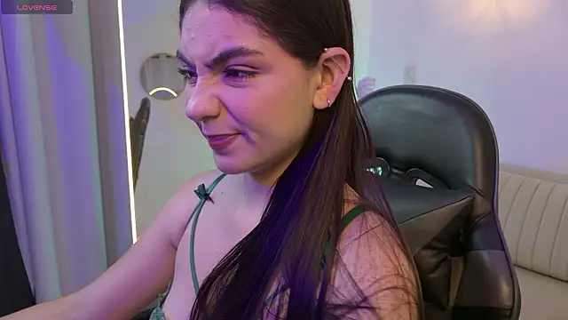 Snapshot of Gia_Capri chatting on March 17, 2026, 3:11 am Gia Capri online show from March 17, 2026, 3:11 am