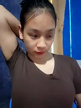 -Hicici- online show from May 15, 2026, 11:23 pm