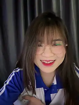 Snapshot of Cum-withyou chatting on May 4, 2026, 6:53 am Cum-withyou online show from May 4, 2026, 6:53 am