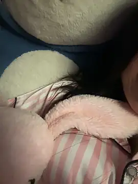 Snapshot of Cum-withyou chatting on May 25, 2026, 4:35 pm Cum-withyou online show from May 25, 2026, 4:35 pm