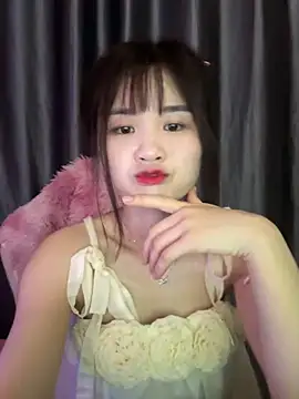 Snapshot of Cum-withyou chatting on June 7, 2026, 8:29 am Cum-withyou online show from June 7, 2026, 8:29 am
