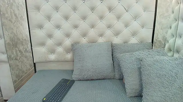 Snapshot of LadyMiax chatting on July 11, 2026, 3:42 am LadyMiax online show from July 11, 2026, 3:42 am