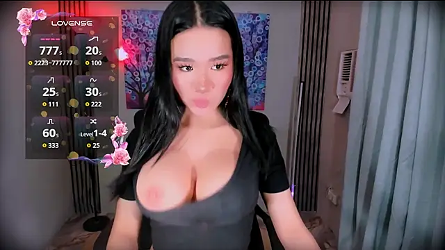 xBigSurpriseLorainex online show from May 11, 2026, 2:56 pm