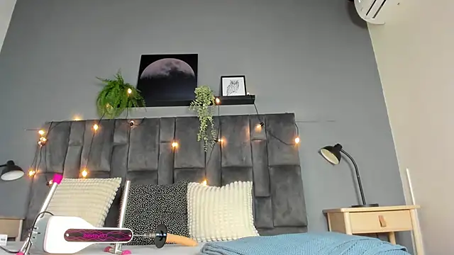 Meganlove   online show from July 4, 2026, 4:07 am