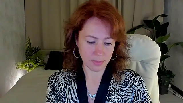 LeticiaRomano online show from June 8, 2026, 4:02 am