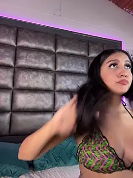 AmaranttayLunay online show from April 24, 2026, 2:41 pm