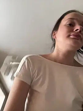 Snapshot of AuraaNova chatting on March 15, 2026, 3:23 am AuraaNova online show from March 15, 2026, 3:23 am