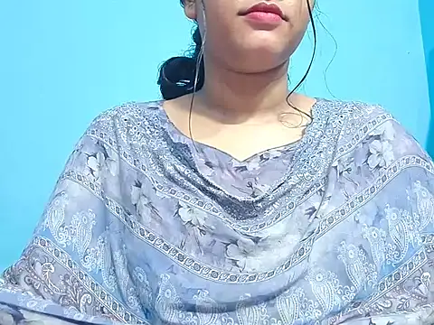 Snapshot of Emma_4433 chatting on May 20, 2026, 5:41 pm Emma 4433 online show from May 20, 2026, 5:41 pm