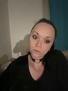 Makyna93 online show from April 4, 2026, 7:33 pm