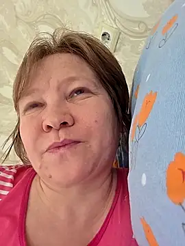  LOLA-LOLA  online show from May 6, 2026, 7:13 am