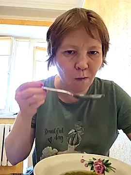 LOLA-LOLA  online show from May 17, 2026, 1:07 pm