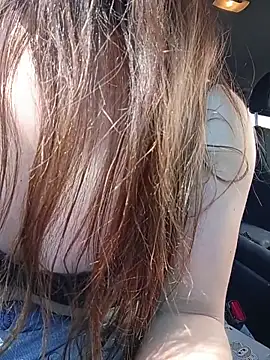 laycieizlaceddd online show from April 18, 2026, 9:48 pm