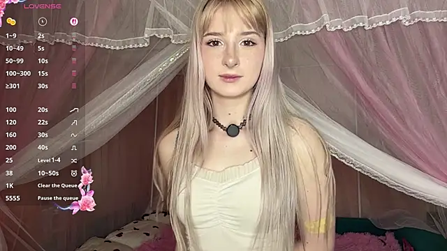 OnlyEva1 online show from April 21, 2026, 8:09 am