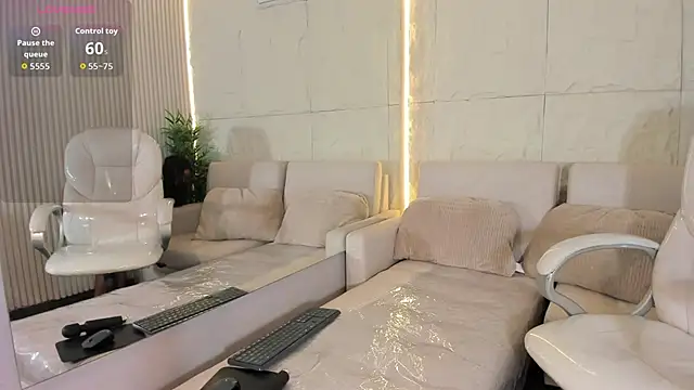 Snapshot of LinaKatelles chatting on March 15, 2026, 12:00 pm LinaKatelles online show from March 15, 2026, 12:00 pm