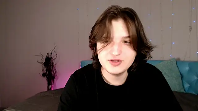 delalex online show from March 24, 2026, 8:14 pm