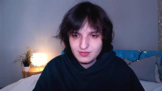 delalex online show from April 19, 2026, 9:28 pm