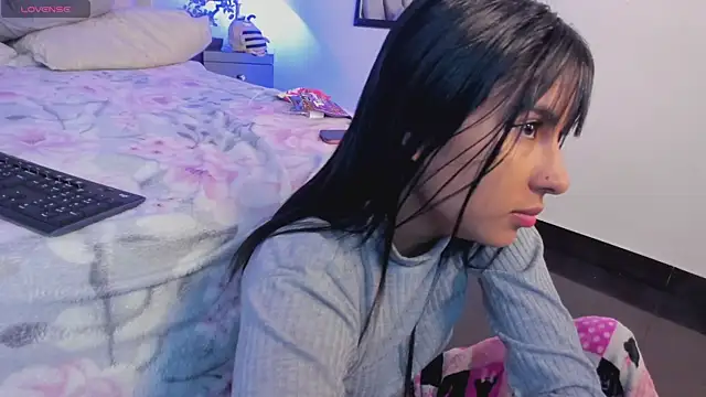 Violettaa Stone online show from April 16, 2026, 3:40 am