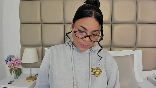 lilly williamss online show from June 4, 2026, 3:56 am