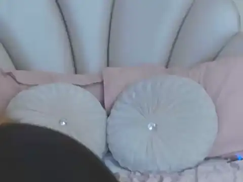 Snapshot of AnnieDesire chatting on May 22, 2026, 4:52 am AnnieDesire online show from May 22, 2026, 4:52 am