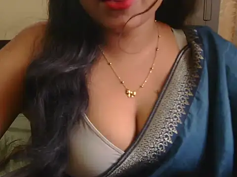 hottest mahiii online show from June 3, 2026, 1:52 am