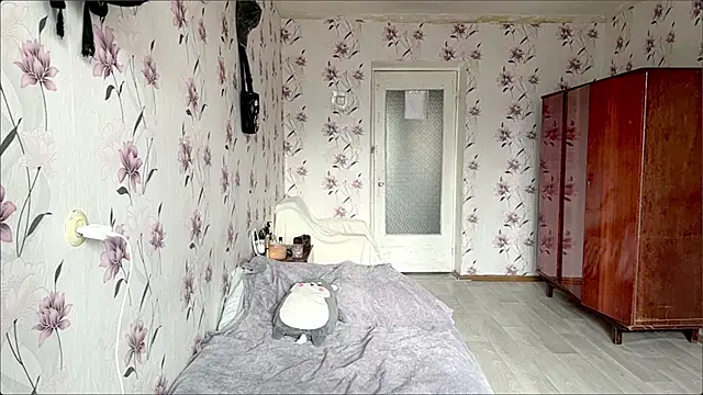 AnnaWasp online show from April 16, 2026, 5:30 am