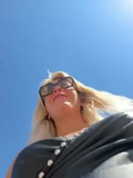 Snapshot of AtomBlondy chatting on May 9, 2026, 6:51 am AtomBlondy online show from May 9, 2026, 6:51 am