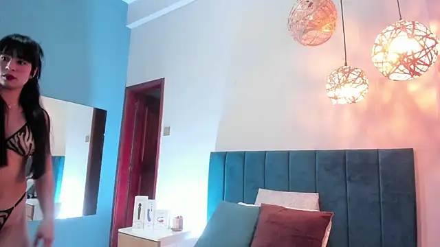 SabrinaWarren  online show from May 27, 2026, 12:40 am