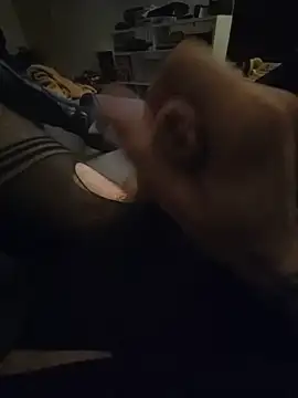 bootslove1 online show from June 6, 2026, 11:31 pm