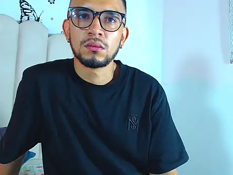 DiemMartinez01 online show from March 12, 2026, 1:28 pm