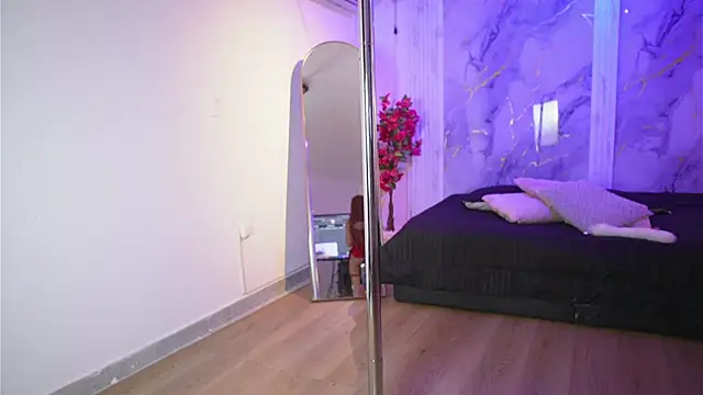 Lili encanto online show from April 26, 2026, 3:04 am