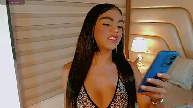 Snapshot of tiifannysexyhot chatting on May 16, 2026, 5:37 am tiifannysexyhot online show from May 16, 2026, 5:37 am