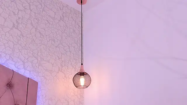 Snapshot of saraa_joness_ chatting on July 7, 2026, 7:29 pm saraa joness online show from July 7, 2026, 7:29 pm