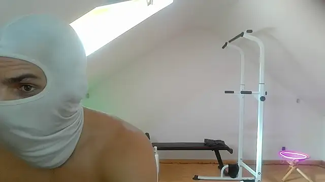 Snapshot of NinjaLaser chatting on July 5, 2026, 11:39 am NinjaLaser online show from July 5, 2026, 11:39 am