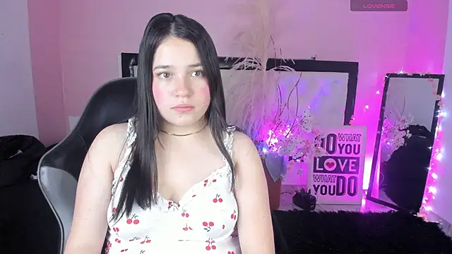 Snapshot of Julieth_Caandy chatting on May 16, 2026, 11:31 am Julieth Caandy online show from May 16, 2026, 11:31 am