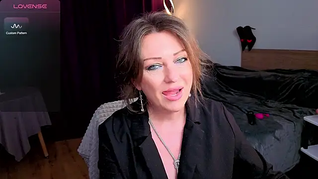 Sirena Fly online show from May 2, 2026, 6:24 pm