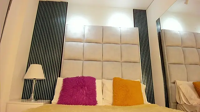 Amelie Fabulous  online show from March 25, 2026, 12:00 pm