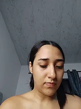 Snapshot of isabellaHill2 chatting on May 13, 2026, 5:27 am isabellaHill2 online show from May 13, 2026, 5:27 am