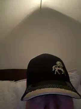 Elcolombianoo online show from April 18, 2026, 11:38 pm