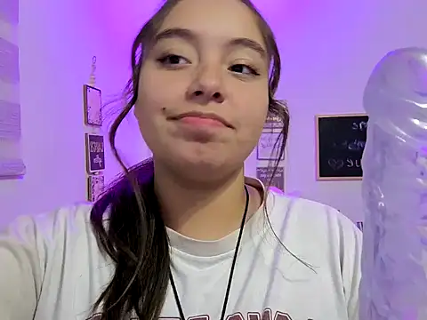 cherry valeria online show from May 15, 2026, 6:09 am