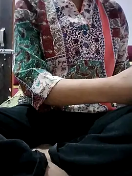 Snapshot of Tasty_Cherry chatting on April 9, 2026, 4:34 pm Tasty Cherry online show from April 9, 2026, 4:34 pm