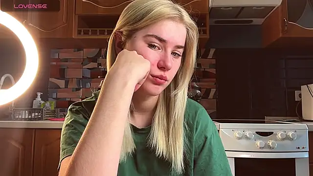 ivygenesis online show from March 29, 2026, 3:39 am