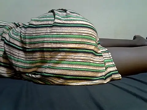 KendyQ  online show from April 8, 2026, 5:24 pm