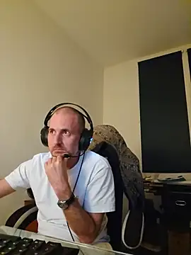 dufatcock online show from June 1, 2026, 2:02 am