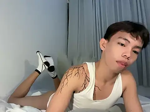 hottasianboy online show from May 18, 2026, 8:20 am