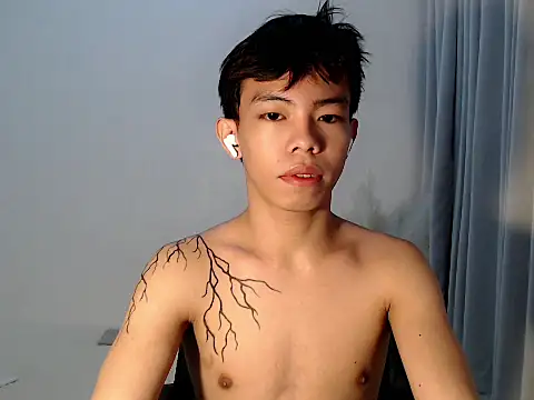 hottasianboy online show from May 31, 2026, 9:16 pm