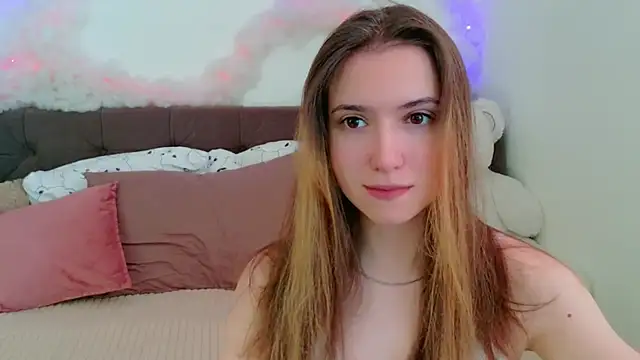 LeenMoonie online show from July 10, 2026, 5:12 am