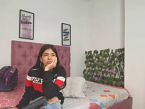 Sweet Scarlett  online show from May 6, 2026, 1:38 pm