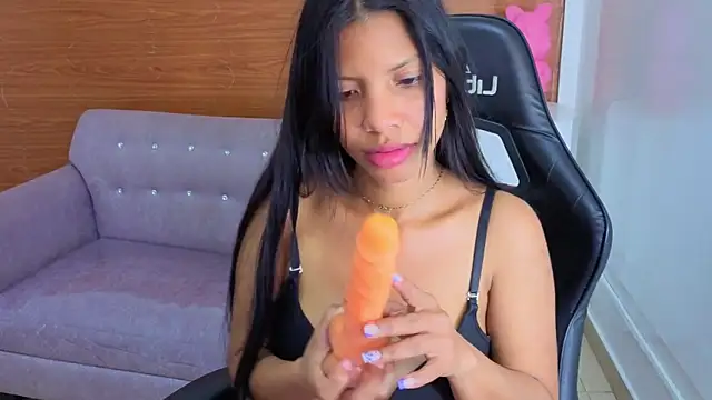 Snapshot of emily_smith_t chatting on May 22, 2026, 1:02 am emily smith t online show from May 22, 2026, 1:02 am