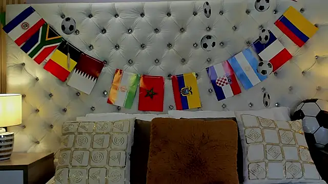 Snapshot of VaniaRouse chatting on June 21, 2026, 12:41 pm VaniaRouse online show from June 21, 2026, 12:41 pm
