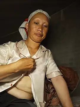 Heli pusy online show from June 29, 2026, 1:23 am
